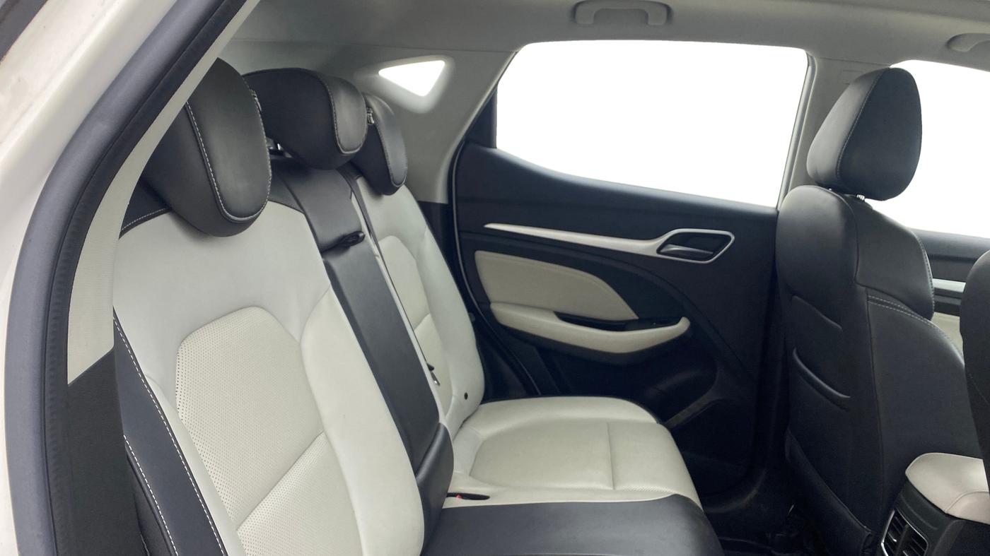 2022 MG ASTOR SHARP 1.5 MT, Petrol, Manual, 43,322 km, Right Side Rear Door Cabin