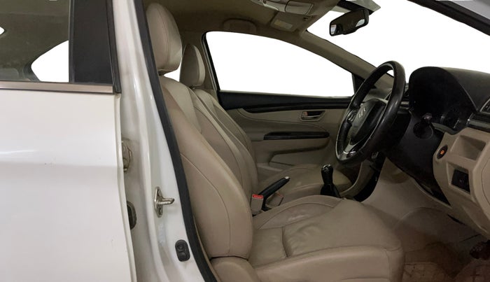 2017 Maruti Ciaz ALPHA 1.4 PETROL, Petrol, Manual, 77,023 km, Right Side Front Door Cabin