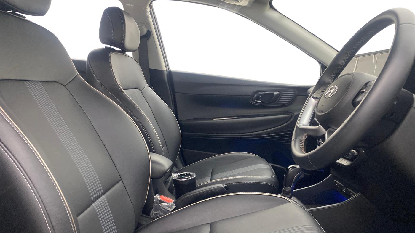 2020 Hyundai NEW I20 ASTA (O) 1.0 TURBO GDI DCT, Petrol, Automatic, 14,005 km, Right Side Front Door Cabin