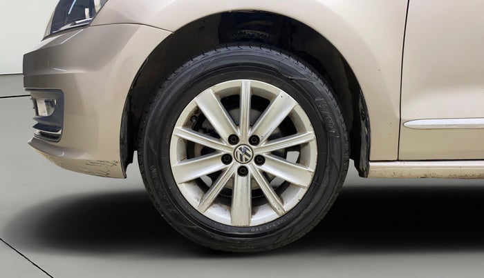 2016 Volkswagen Vento HIGHLINE 1.6 MPI, Petrol, Manual, 1,02,598 km, Left Front Wheel