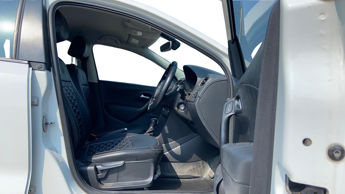 2018 Volkswagen Polo GT TSI AT, Petrol, Automatic, 50,510 km, Right Side Front Door Cabin