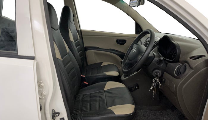 2015 Hyundai i10 MAGNA 1.1, CNG, Manual, 66,077 km, Right Side Front Door Cabin