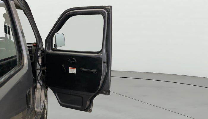 2023 Maruti Eeco 5 STR AC CNG, CNG, Manual, 25,664 km, RHS Front Door