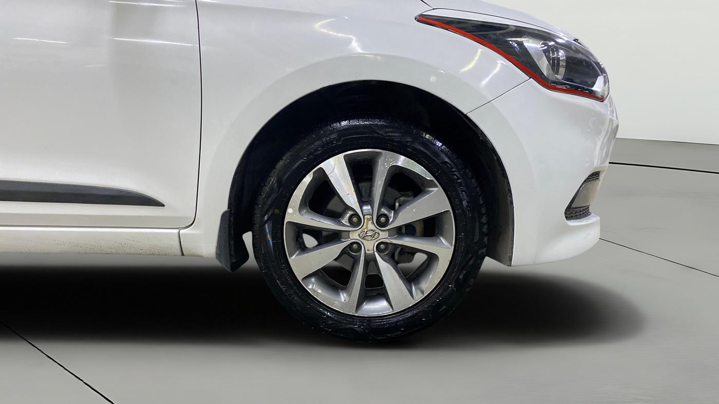 2018 Hyundai Elite i20 ASTA 1.2 (O), CNG, Manual, 1,07,247 km, Right Front Wheel