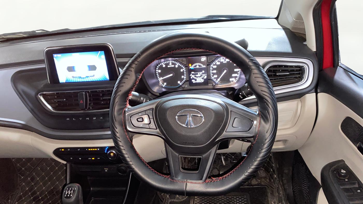 2022 Tata ALTROZ XM PLUS PETROL, Petrol, Manual, 26,300 km, Steering Wheel Close Up