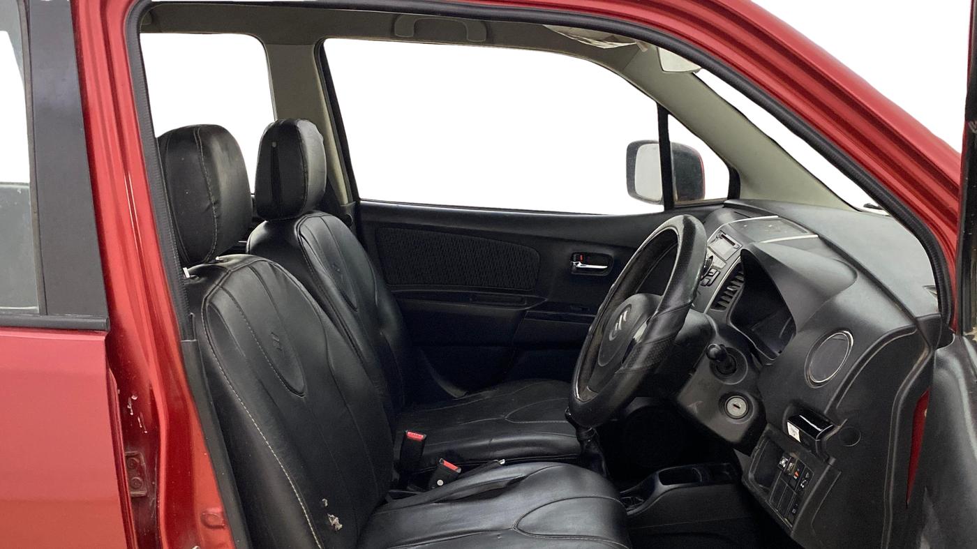 2014 Maruti Wagon R Stingray VXI, CNG, Manual, 96,154 km, Right Side Front Door Cabin