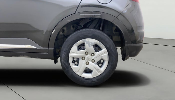 2020 Hyundai VENUE S 1.2, Petrol, Manual, 72,978 km, Left Rear Wheel