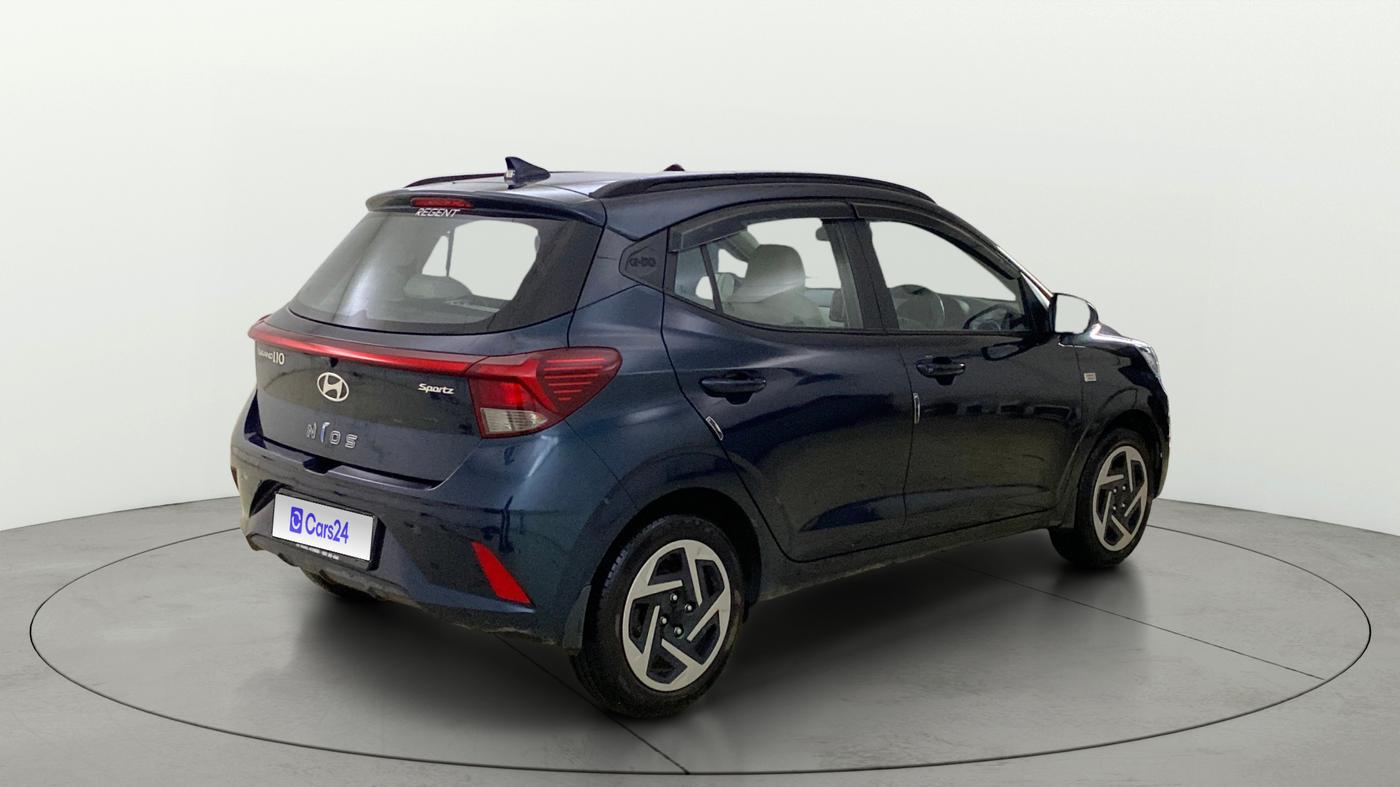 2025 Hyundai GRAND I10 NIOS SPORTZ AMT 1.2 KAPPA VTVT, Petrol, Automatic, 3,196 km, Right Back Diagonal