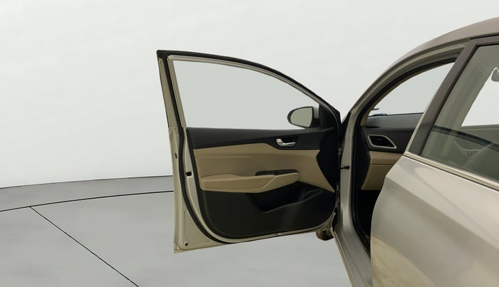 2017 Hyundai Verna 1.6 VTVT SX O, Petrol, Manual, 81,006 km, LHS Front Door