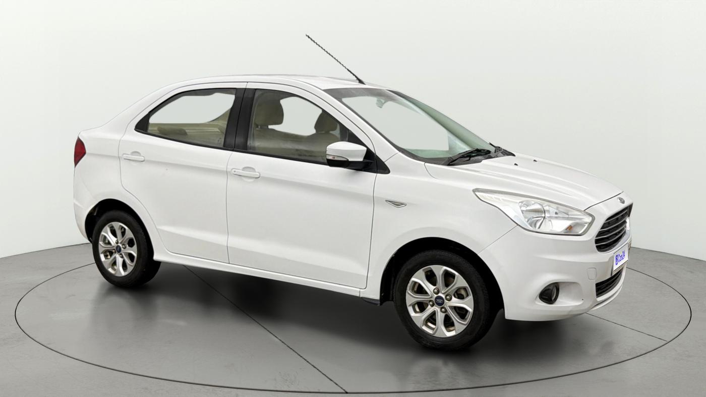2017 Ford Figo Aspire TITANIUM 1.2 PETROL, Petrol, Manual, 43,988 km, Right Front Diagonal