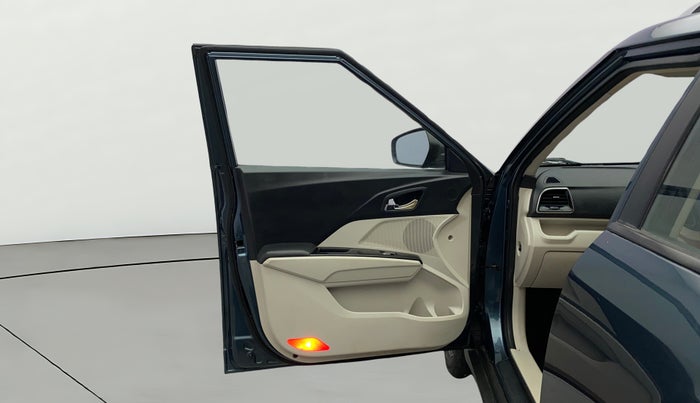 2019 Mahindra XUV300 W8 (O) 1.5 DIESEL, Diesel, Manual, 87,592 km, LHS Front Door