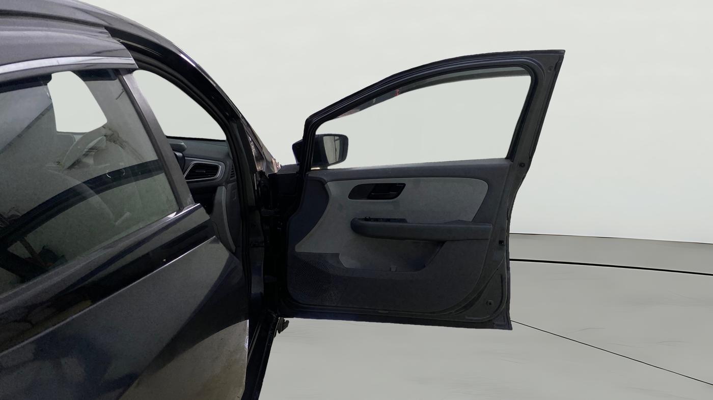 2021 Tata ALTROZ XT PETROL, Petrol, Manual, 30,537 km, RHS Front Door