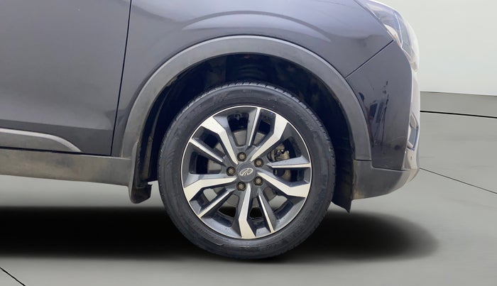 2019 Mahindra XUV300 W8 (O) 1.5 DIESEL, Diesel, Manual, 87,870 km, Right Front Wheel