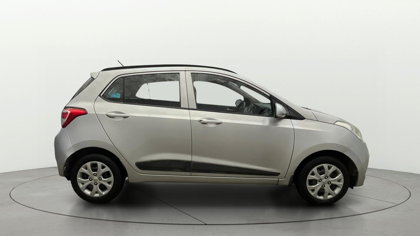 2015 Hyundai Grand i10 SPORTZ 1.2 KAPPA VTVT, Petrol, Manual, 20,779 km, Right Side View