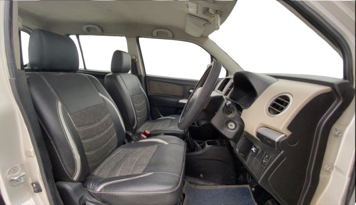 2014 Maruti Wagon R 1.0 LXI, CNG, Manual, 77,007 km, Right Side Front Door Cabin