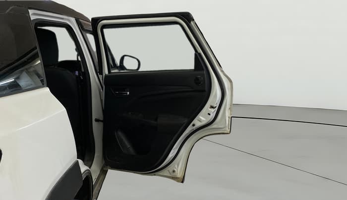 2023 Maruti BREZZA VXI SMART HYBRID, Petrol, Manual, 56,664 km, RHS Rear Door