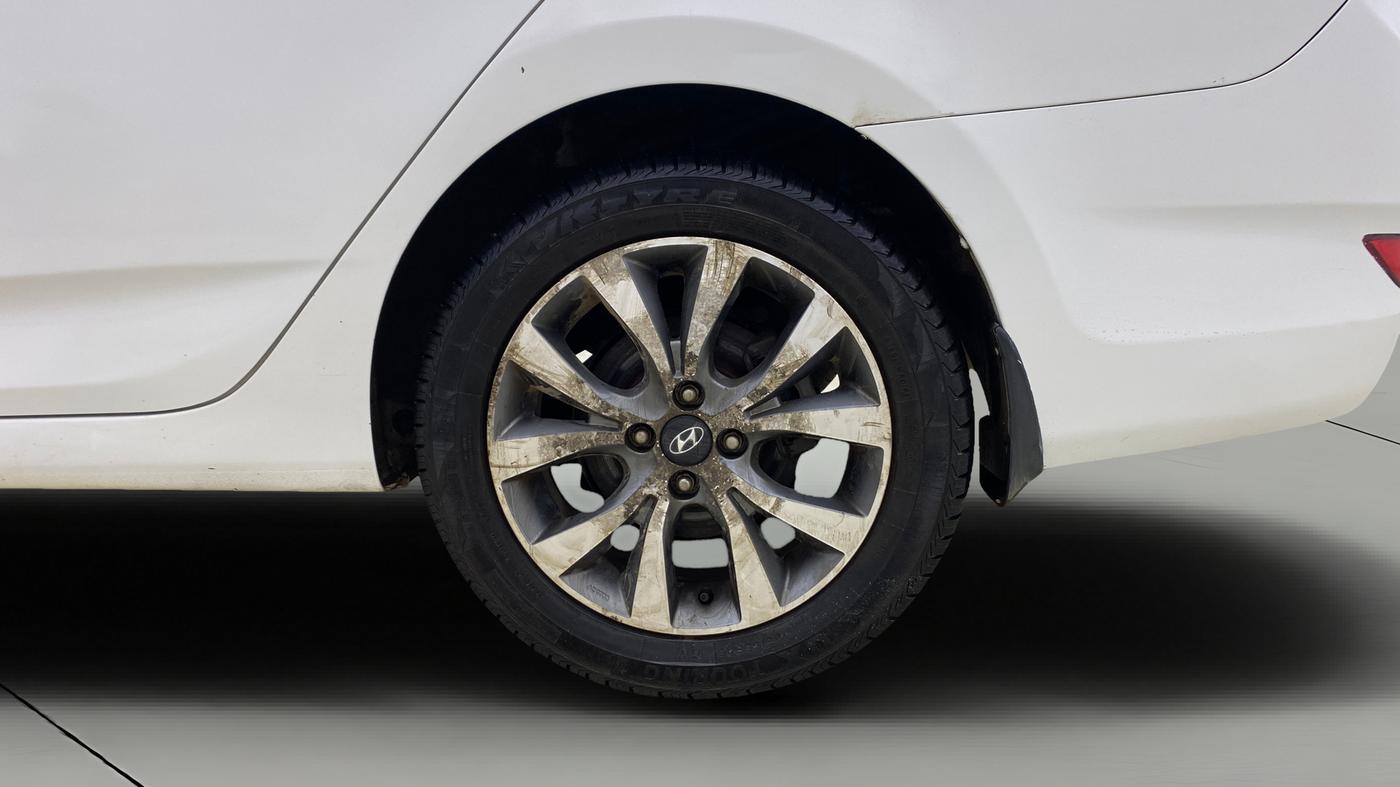 2014 Hyundai Verna FLUIDIC 1.6 VTVT SX AT, Petrol, Automatic, 53,822 km, Left Rear Wheel