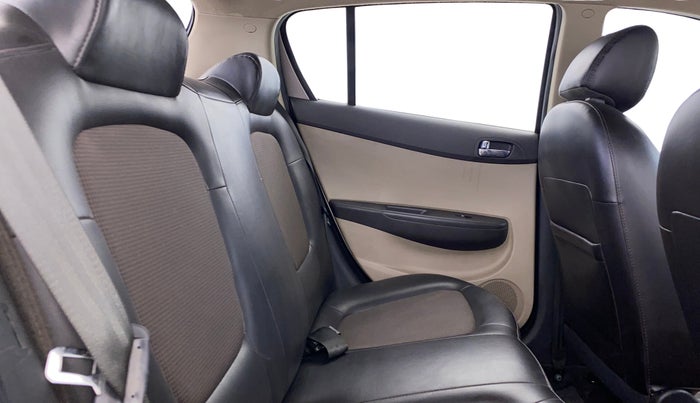 2013 Hyundai i20 MAGNA 1.2, Petrol, Manual, 66,737 km, Right Side Rear Door Cabin