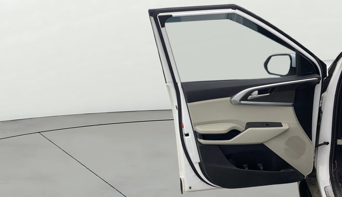 2023 KIA CARENS  PRESTIGE 1.5 TURBO PETROL IMT 7 STR , Petrol, Manual, 25,067 km, LHS Front Door