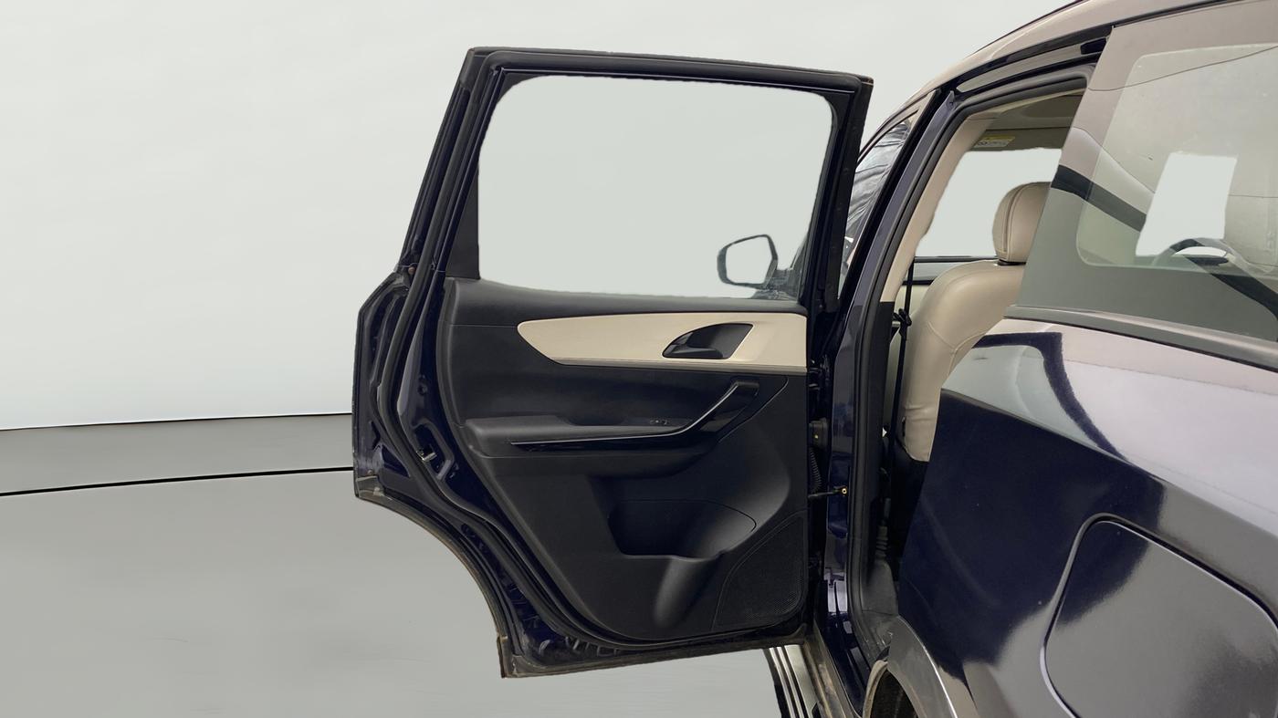 2023 Mahindra XUV700 AX 5 P MT 7 STR, Petrol, Manual, 44,757 km, LHS Rear Door