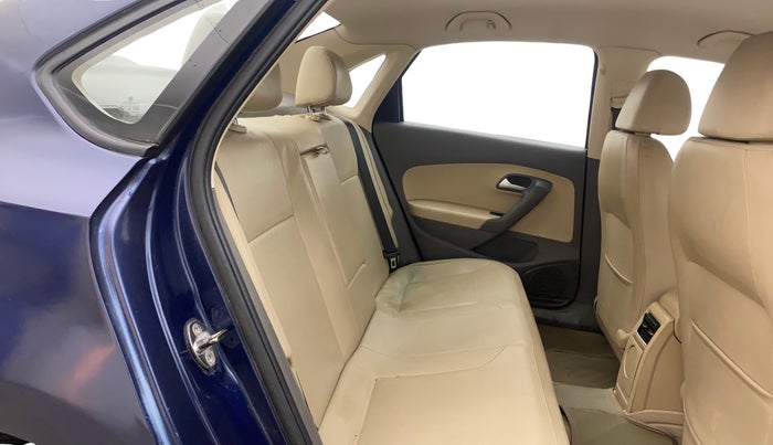 2015 Volkswagen Vento HIGHLINE DIESEL 1.5, Diesel, Manual, 1,27,863 km, Right Side Rear Door Cabin