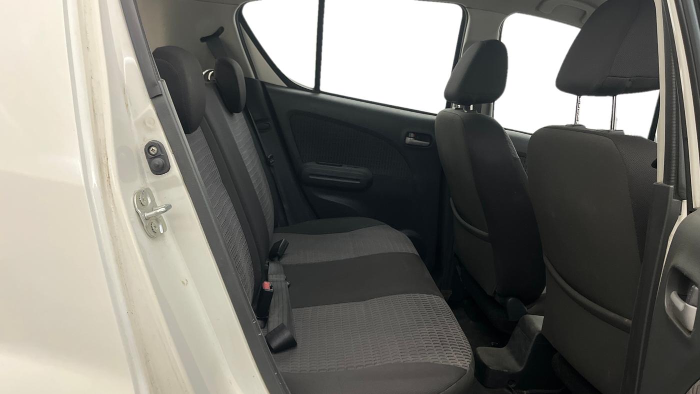 2014 Maruti Ritz VXI, Petrol, Manual, 45,015 km, Right Side Rear Door Cabin