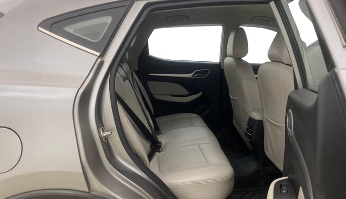 2023 MG ASTOR STYLE 1.5 MT, Petrol, Manual, 42,562 km, Right Side Rear Door Cabin
