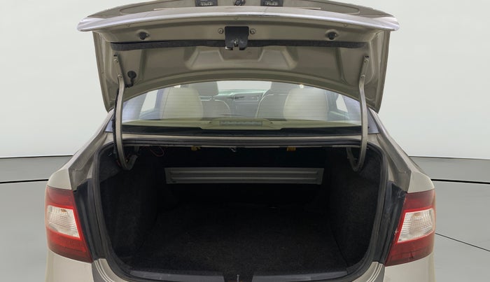 2016 Skoda Rapid STYLE 1.6 MPI AT, Petrol, Automatic, 61,090 km, Boot Open Zoomed View