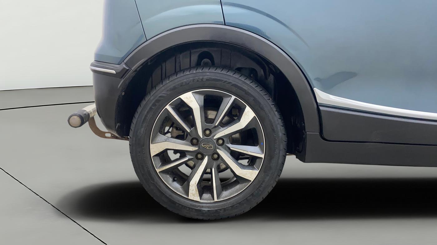 2019 Mahindra XUV300 W8 (O) 1.2 PETROL, Petrol, Manual, 93,903 km, Right Rear Wheel