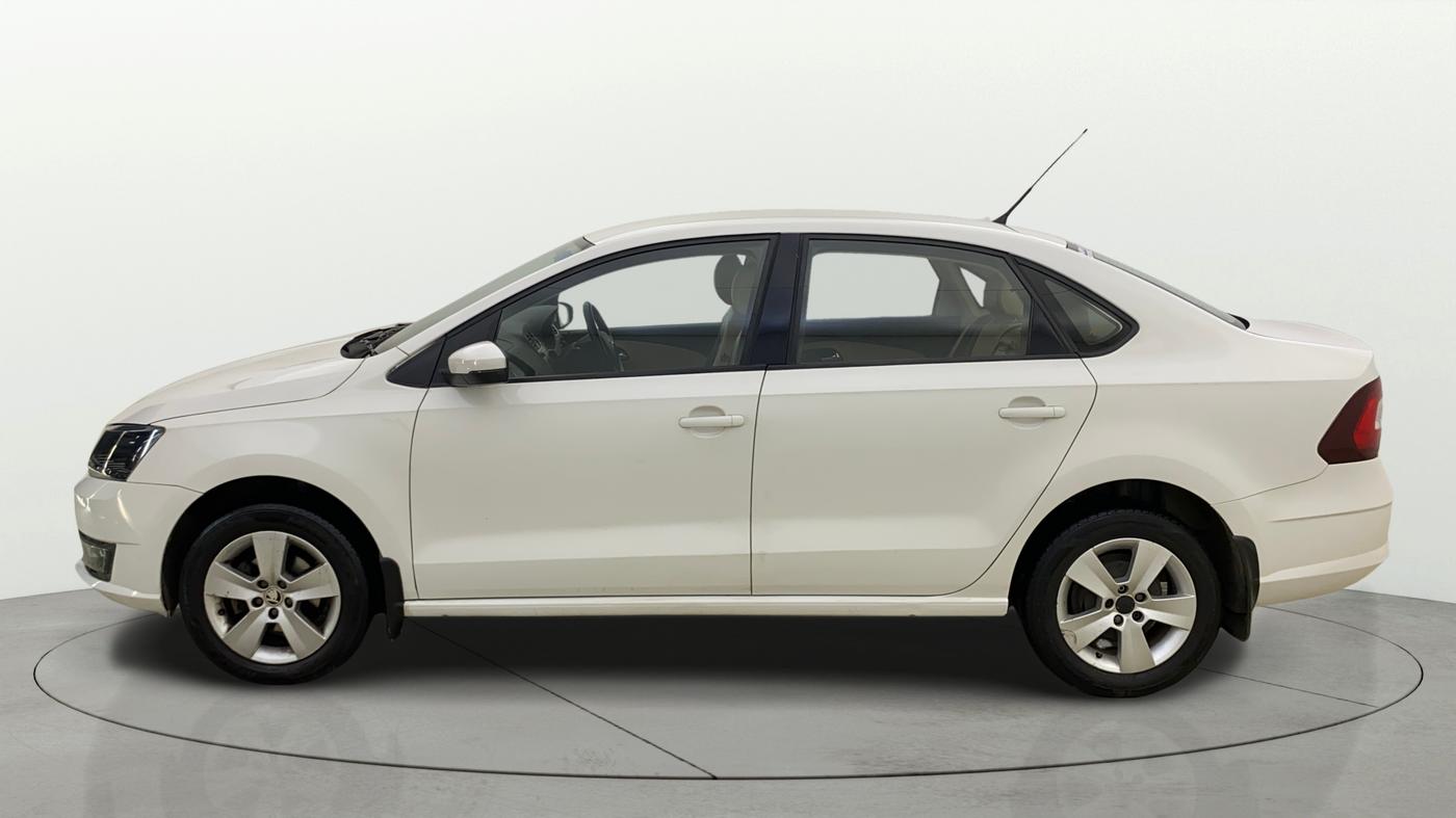 2019 Skoda Rapid AMBITION 1.6 MPI AT, Petrol, Automatic, 28,819 km, Left Side