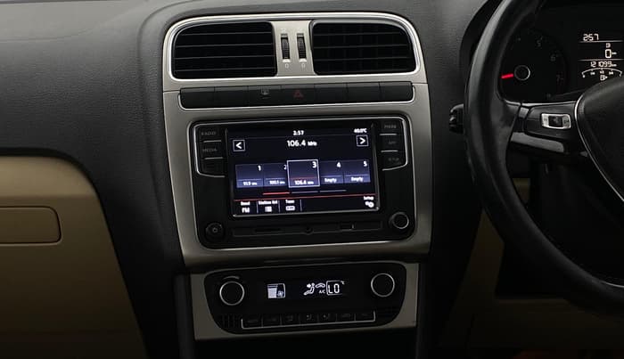 2017 Volkswagen Polo HIGHLINE1.2L, Petrol, Manual, 1,21,096 km, Air Conditioner