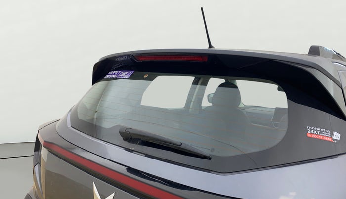 2024 Mahindra XUV 3XO AX5 1.2 L TCMPFi, Petrol, Manual, 27,203 km, Rear Wiper