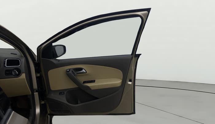 2016 Volkswagen Vento HIGHLINE PETROL AT, Petrol, Automatic, 59,116 km, RHS Front Door