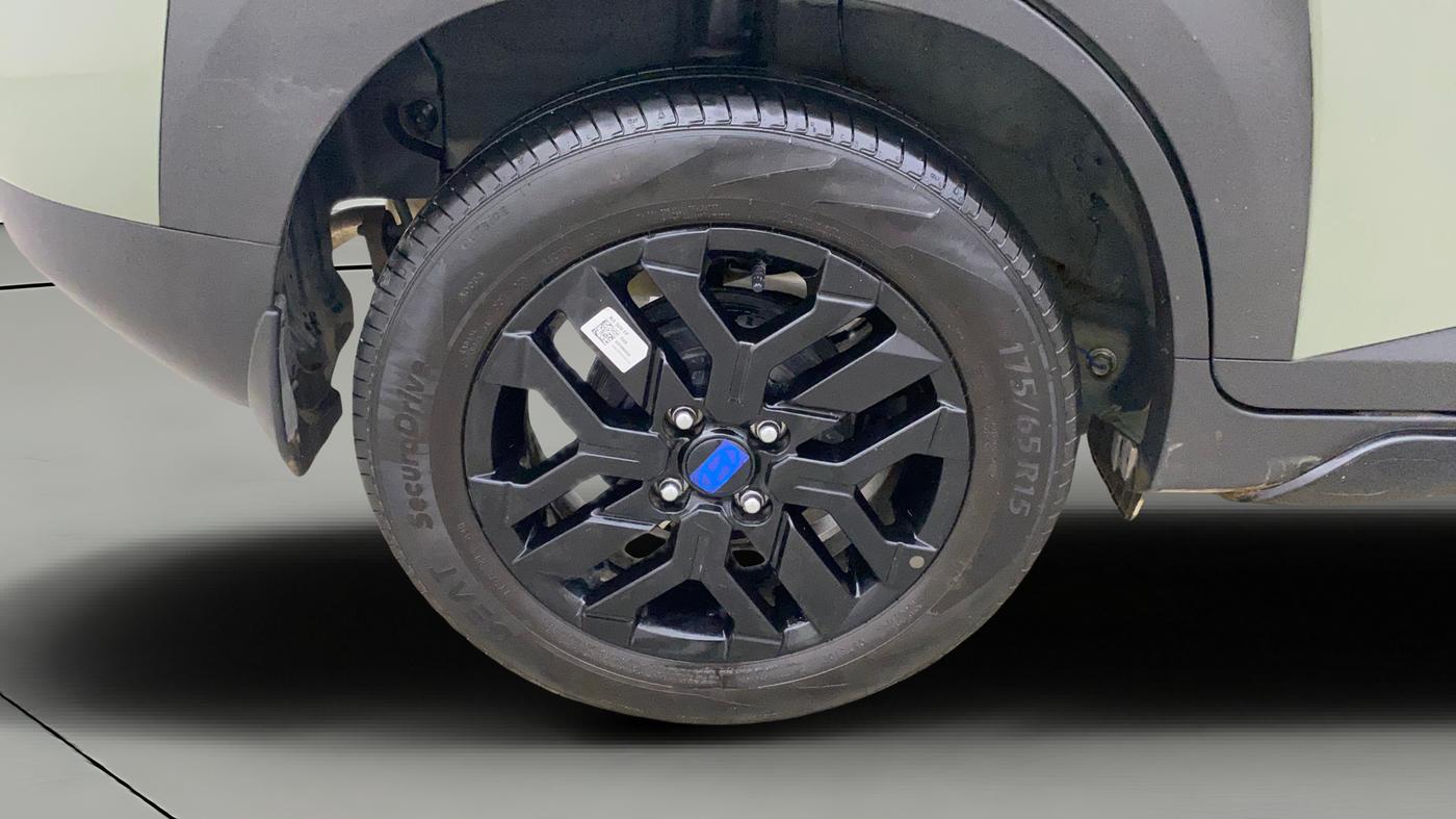 2024 Hyundai EXTER SX (O) Connect 1.2 AMT Knight Edition, Petrol, Automatic, 4,295 km, Right Rear Wheel