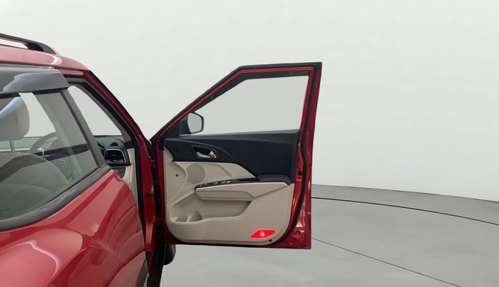 2019 Mahindra XUV300 W8 (O) 1.2 PETROL, Petrol, Manual, 41,851 km, RHS Front Door