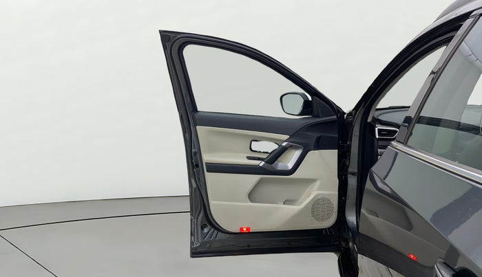 2022 Tata Safari XZ, Diesel, Manual, 64,046 km, LHS Front Door