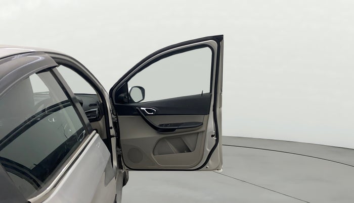 2017 Tata Tiago XZ PETROL, Petrol, Manual, 25,967 km, RHS Front Door