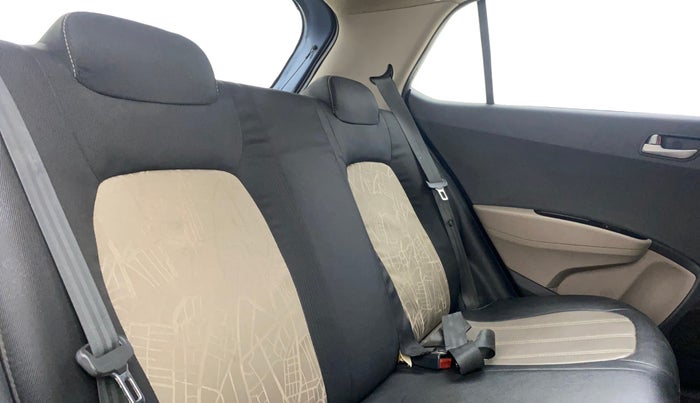 2014 Hyundai Grand i10 SPORTZ 1.2 KAPPA VTVT, Petrol, Manual, 33,989 km, Right Side Rear Door Cabin