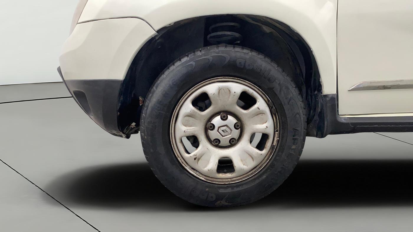 2015 Renault Duster 85 PS RXL DIESEL, Diesel, Manual, 75,000 km, Left Front Wheel