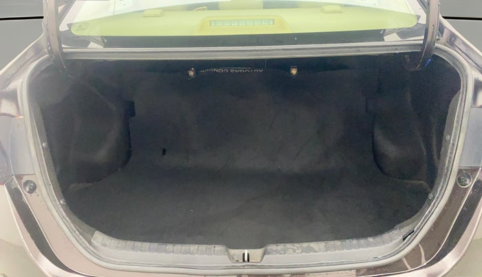 2020 Toyota YARIS J MT, CNG, Manual, 69,734 km, Boot Open Zoomed View