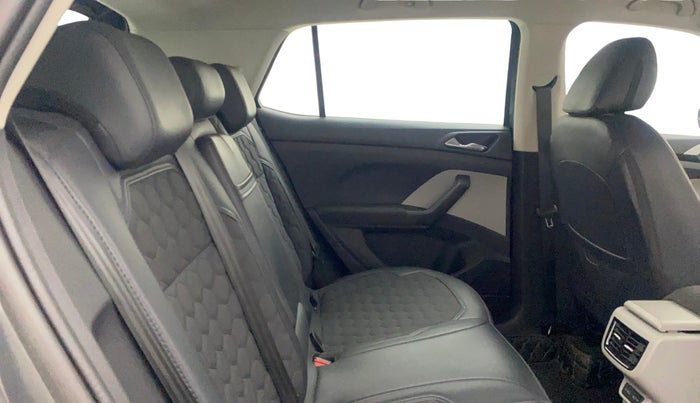 2022 Skoda KUSHAQ AMBITION 1.0L TSI MT, Petrol, Manual, 31,715 km, Right Side Rear Door Cabin