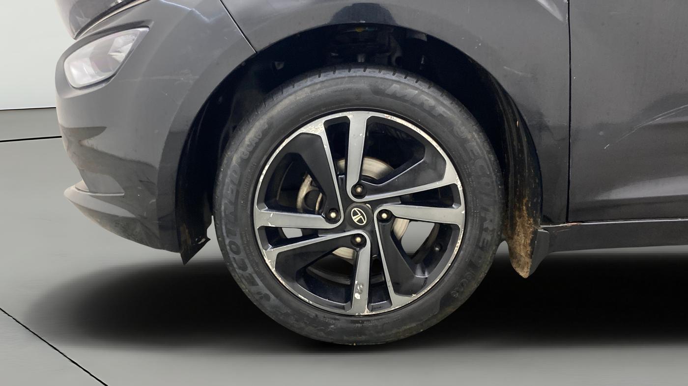 2024 Tata ALTROZ XZ Plus (S) Dark Edition, Petrol, Manual, 38,704 km, Left Front Wheel