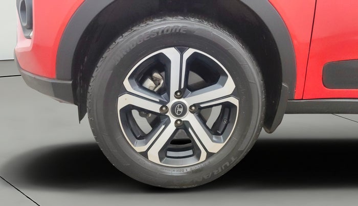 2022 Tata NEXON XZA PLUS SUNROOF DUAL TONE PETROL, Petrol, Automatic, 43,080 km, Left Front Wheel