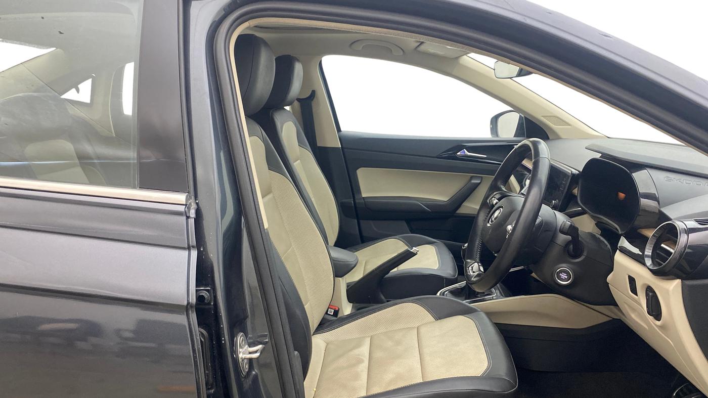 2022 Skoda SLAVIA STYLE 1.0L TSI MT, Petrol, Manual, 63,339 km, Right Side Front Door Cabin