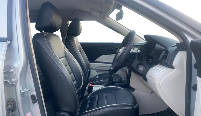 2022 Mahindra XUV300 W4 1.2 PETROL, Petrol, Manual, 23,259 km, Right Side Front Door Cabin