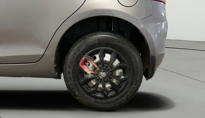 2014 Maruti Swift LXI, Petrol, Manual, 44,071 km, Left Rear Wheel