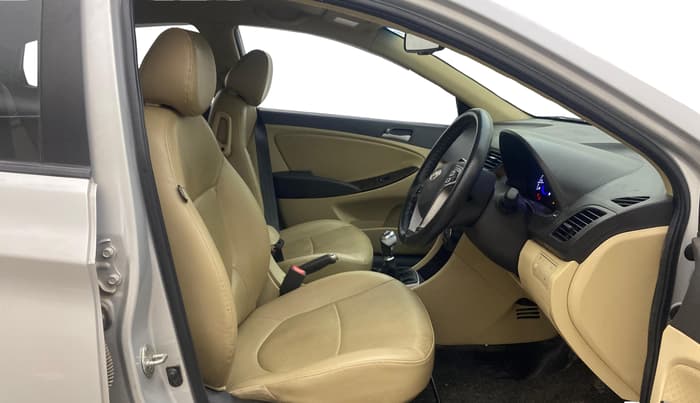 2016 Hyundai Verna 1.6 VTVT SX, Petrol, Manual, 66,390 km, Right Side Front Door Cabin