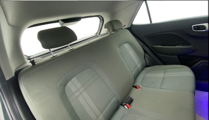2021 Hyundai VENUE SX 1.0 TURBO IMT, Petrol, Manual, 57,326 km, Right Side Rear Door Cabin