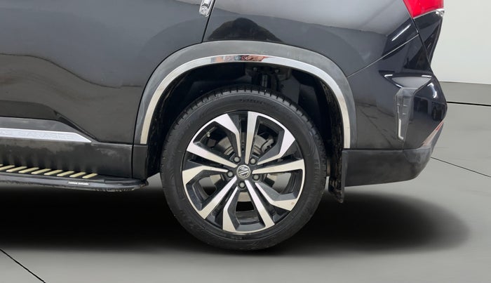 2024 MG HECTOR PLUS SHARP PRO 1.5 PETROL TURBO CVT 7 STR, Petrol, Automatic, 19,328 km, Left Rear Wheel