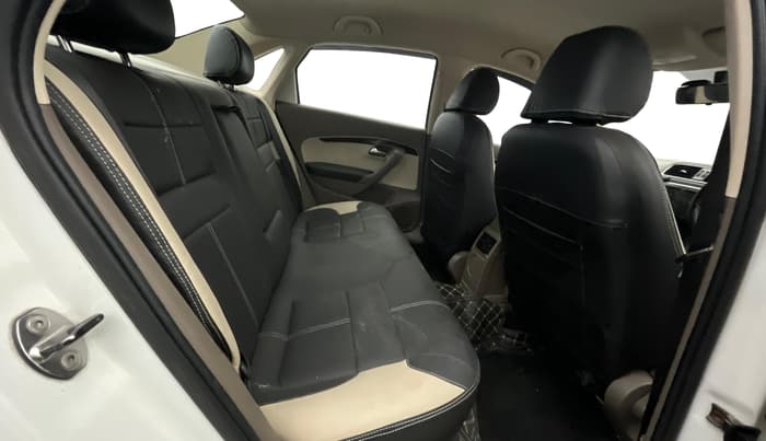 2015 Skoda Rapid 1.6 MPI ACTIVE, Petrol, Manual, 94,515 km, Right Side Rear Door Cabin